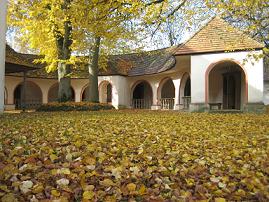 Arkadenhalle mit Kerkerkapelle Arkadenhalle mit Kerkerkapelle